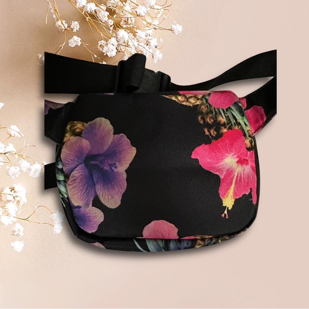 The Herschel Supply Co. Hip Pack Unisex Floral Tropical Print Black/Multicolor